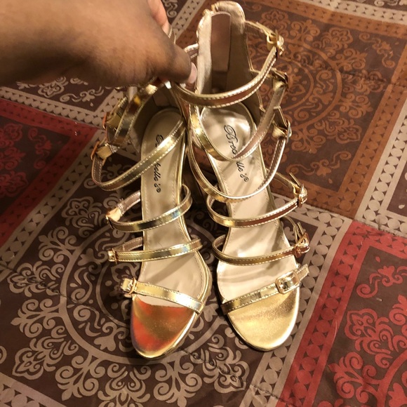 Heels - Picture 2 of 4